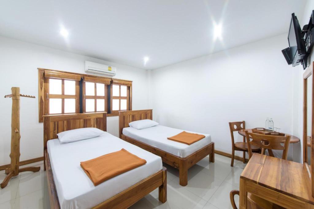 Thongphaphum Place Exterior photo