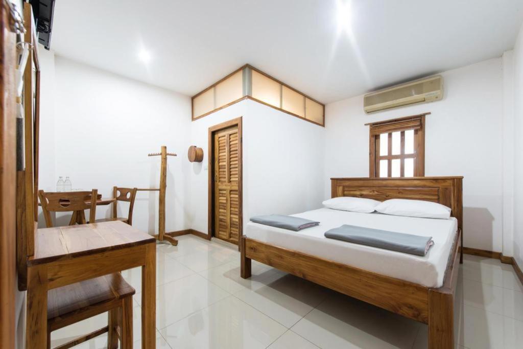 Thongphaphum Place Exterior photo