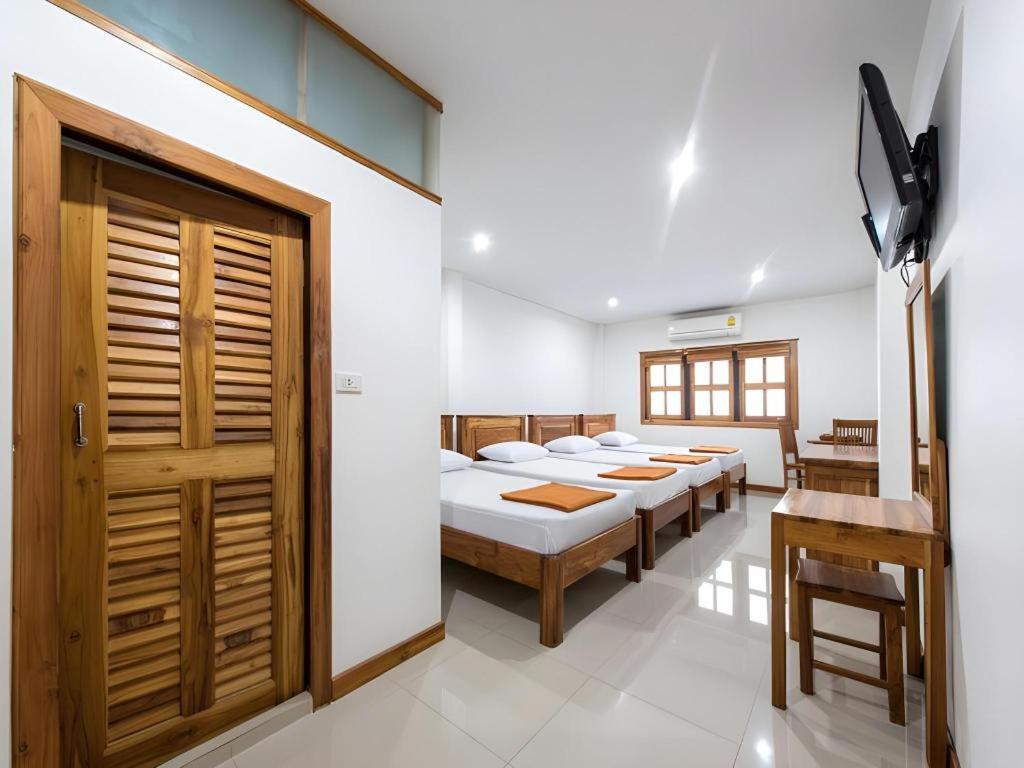 Thongphaphum Place Exterior photo