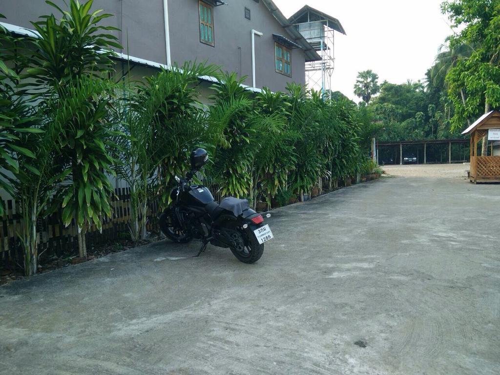 Thongphaphum Place Exterior photo